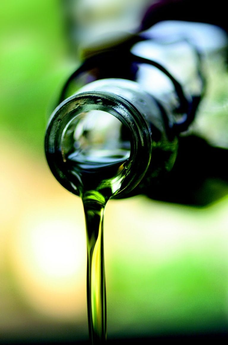 Puglia: la produzione dell’ olio extravergine di oliva