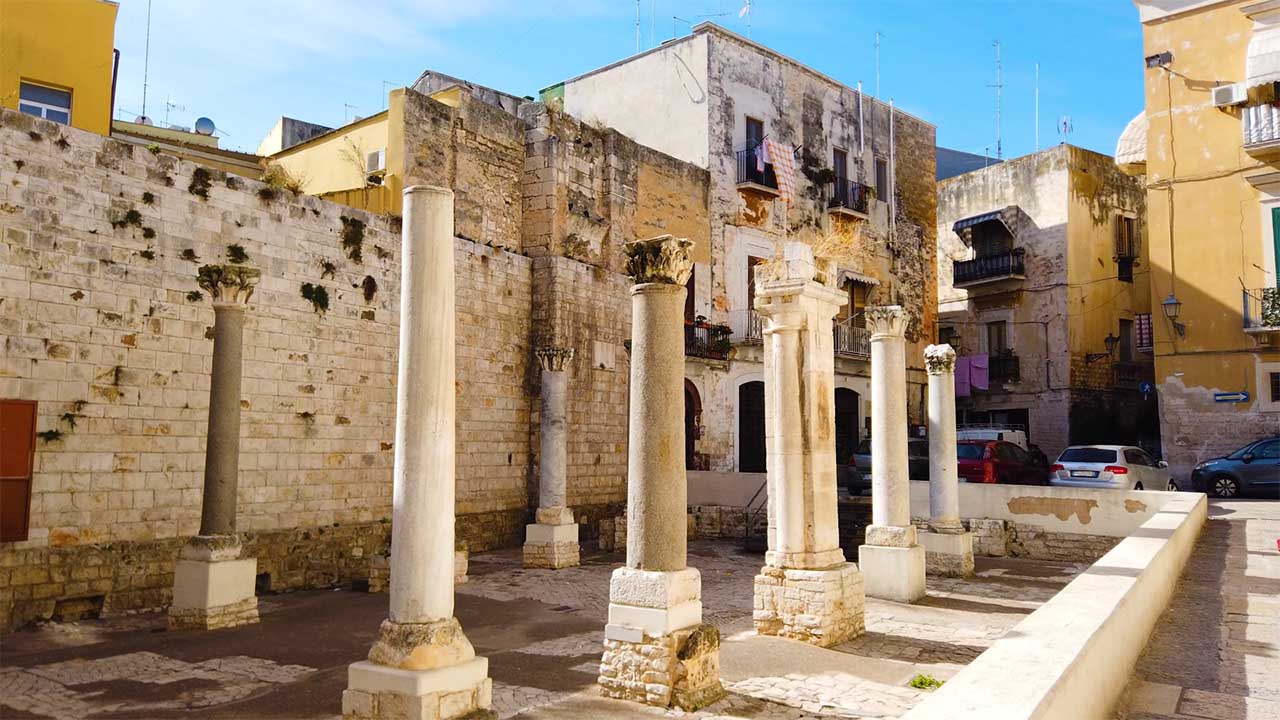 Aggressione a Bari dove un giovane resta ferito