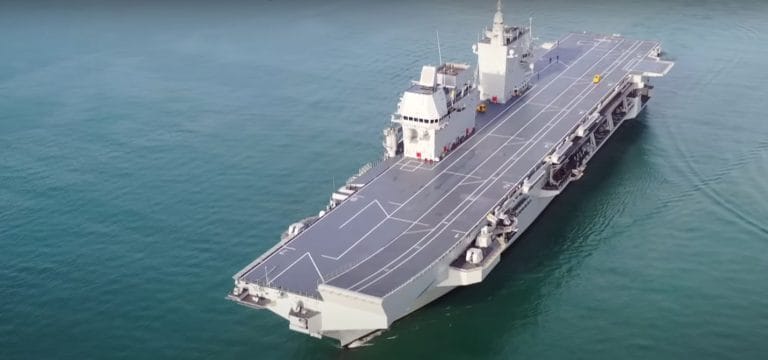 Nave Trieste in visita a Brindisi, mostra tutto il potenziale della Marina Militare