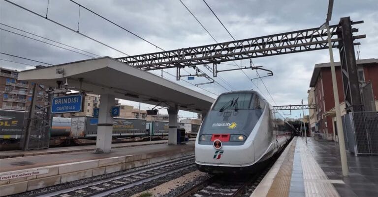 Riadattamento della stazione ferroviaria di Brindisi resta ancora incompiuto