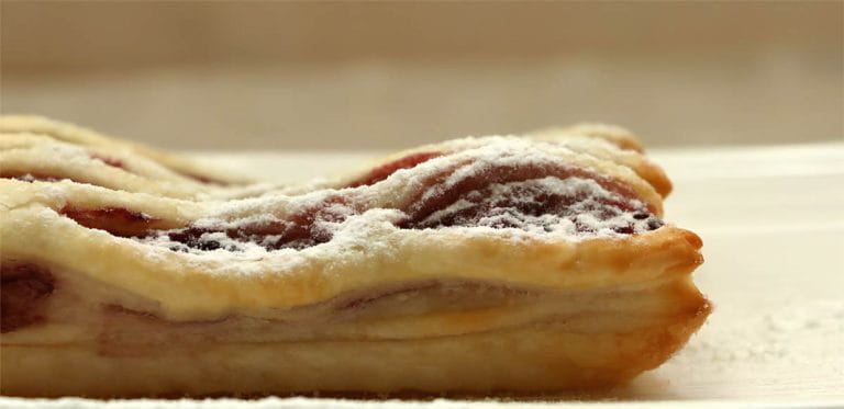 Fagottini di pasta sfoglia dolci