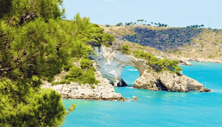 La spiaggia pugliese che sembra i Caraibi (e in primavera è deserta)