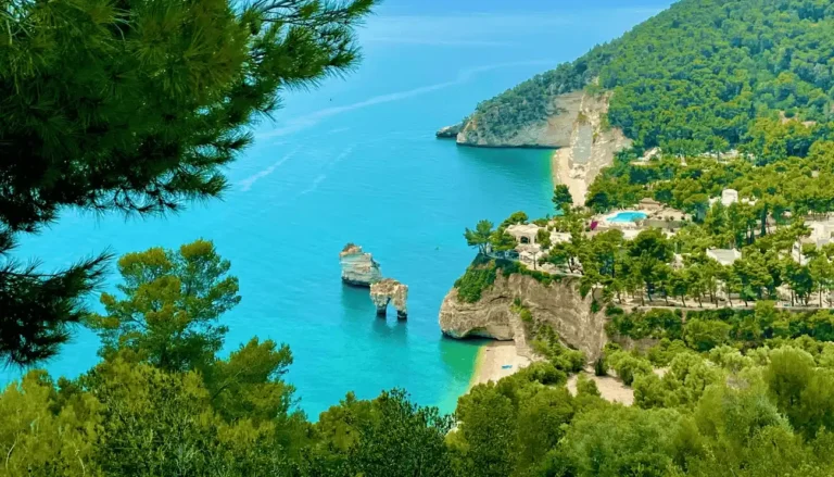 Boom di turisti in Puglia: nel 2025 superati i numeri record dello scorso anno